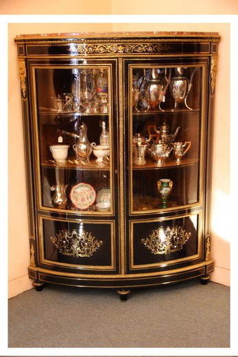 антикварный угловой шкаф в стиле Наполеона III из дерева с мрамором и золоченой бронзой купить в Москве