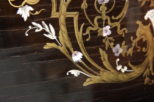галерея антикварной мебели предметов декора и интерьера в стиле Наполеона III из дерева с перламутром и золоченой бронзой в технике маркетри в Москве