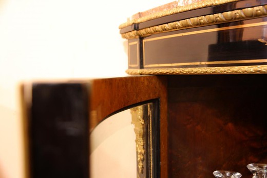 магазин антикварной мебели предметов декора и интерьера в стиле Наполеона III из дерева с перламутром и золоченой бронзой в технике маркетри в Москве