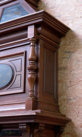 галерея винтажной мебели предметов декора и интерьера в стиле классицизм из ореха в Москве