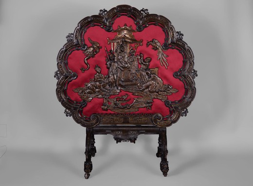 Antique Chinese style firescreen in brown patina bronze, second half of the 19th century. Maison MARNYHAC
