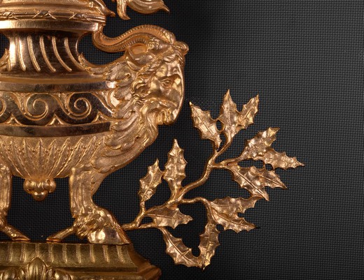 магазин антикварных каминных аксессуаров предметов декора и интерьера в стиле Наполеона III из золоченой бронзы в Москве
