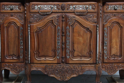 Antiquarian buffet in the Art Nouveau style. Made of walnut. France, 1900s.