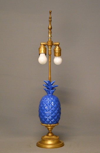 Vintage "Pineapple" twin lamps. They are made of ceramics and gilded bronze. Italy, the 1970s.