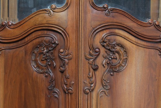 галерея антикварной мебели предметов декора и интерьера в стиле рококо Людовика XV из ореха в Москве