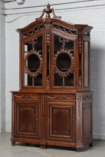 Antique Buffet in the style of Louis XVI. Made of oak. France, 1900s.