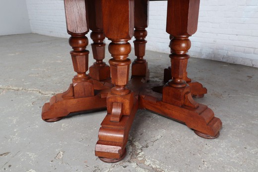 Антикварный дубовый стол