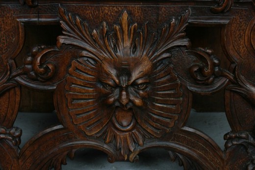 Antique Renaissance style bench