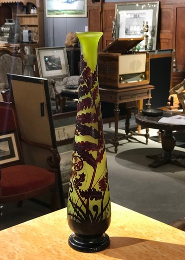 Антикварная ваза в стиле Ар-Нуво
