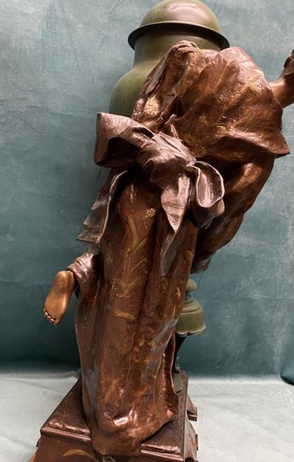 Антикварная скульптура «Гейша»