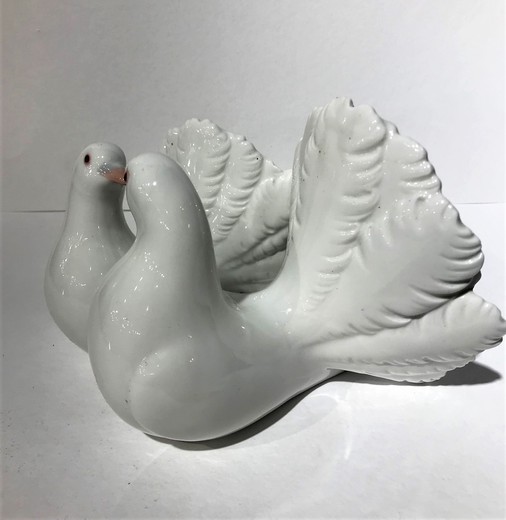 Antique sculpture "Pigeons"