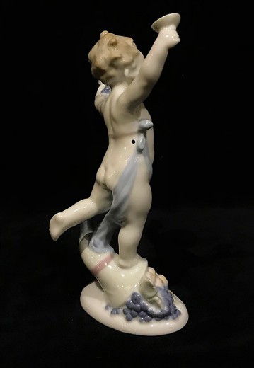 Антикварная скульптура «Путти»