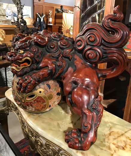 Antique sculpture "Dog Pho"