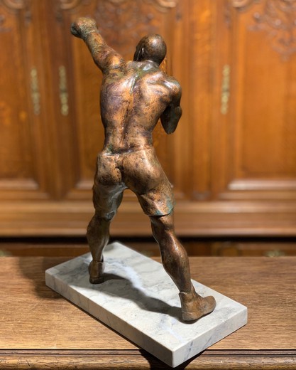 sculpture of a prize fighter