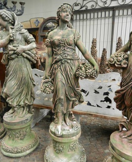 магазин старинных садовых скульптур предметов декора и интерьера их камня в Москве