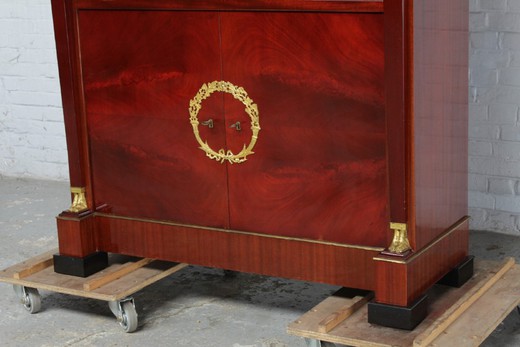 антикварная мебель в стиле ампир из красного дерева с золоченой бронзой купить в Москве