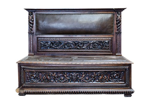 антикварная мебель - скамья из ореха в стиле ренессанс