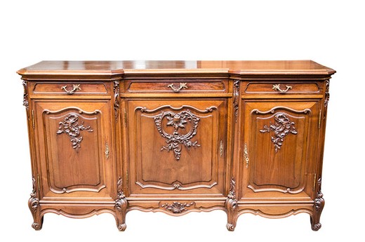 An antiquarian dresser in the style of Louis XV. Made of walnut. Europe, the 1880s.