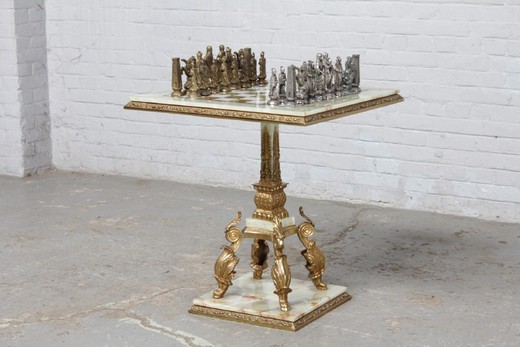 антикварный шахматный стол из оникса и золоченой бронзы в стиле Рококо Людовика XV купить в Москве