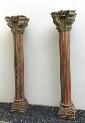Antique twin columns