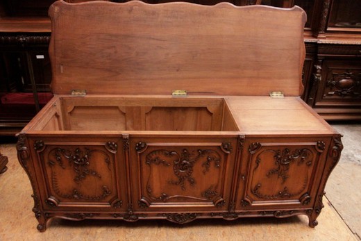 Exceptional Louis XV Style Cabinet In Walnut