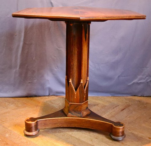 Antique table-geridon