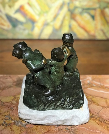 Скульптурная композиция «Танцующие дети»
