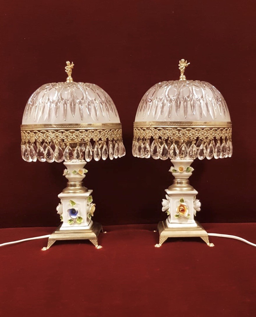 Антикварные лампы. Антикварная лампа. Старинная настольная лампа. Лампы с абажурами конец 19 века. Шпиатр лампа настольная антикварная.
