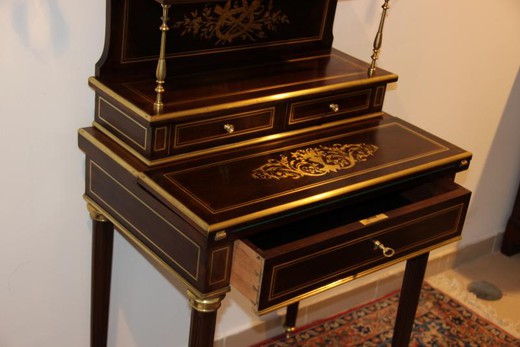 Антикварный дамский столик Людовик XVI