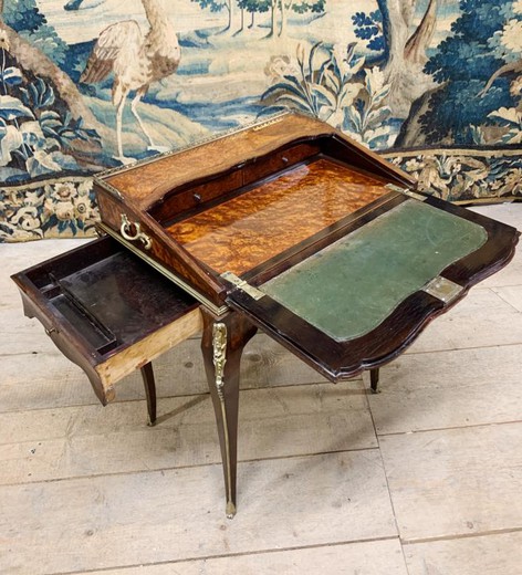 Антикварный дамский столик в стиле Наполеона III