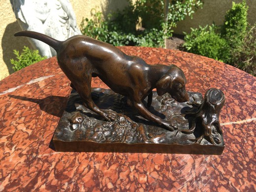 антикварная скульптура собака на охоте из бронзы Антуан-Луи Бари купить в Москве