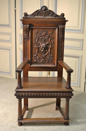 антикварный трон в стиле ренессанс из ореха купить в Москве