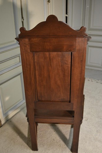 Antique throne with beautiful carving in the Renaissance style. Made of walnut. France, XIX century.