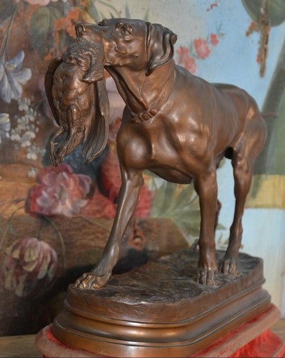 Antique sculpture "Dog with prey"