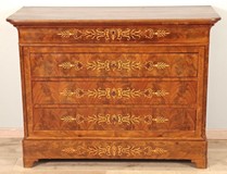 Antique chest of drawers