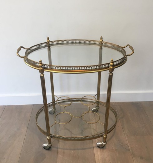 Serving table