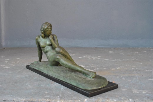 старинная скульптура обнаженная девушка патинированная бронза
