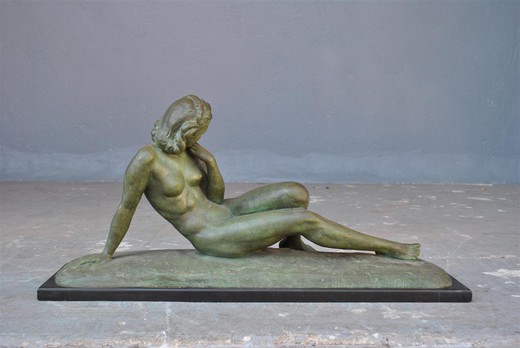 винтажная скульптура обнаженная девушка патинированная бронза
