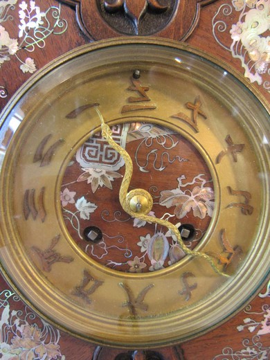 старинные часы маркетри в восточном стиле с перламутром
