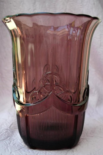 антикварная ваза из бельгийского хрусталя модерн