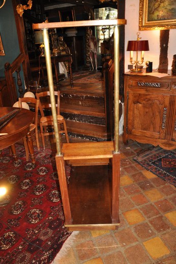 старинная мебель из красного дерева