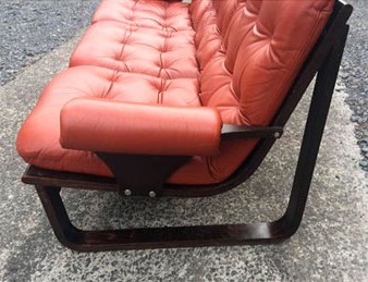 антикварный кожаный диван