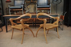 Дизайнерские парные деревянные кресла