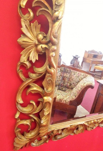 antique mirror, mirror in the style of Louis XV, frame of gilded wood, antique interior items, decor, Louis XV, Rococo, antiques shop, antique gallery