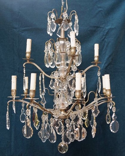 an antique chandelier in the Rococo style, an antique chandelier in the style of Louis XV, antique light, Rococo light, Louis XV light, antiques shop, antique gallery