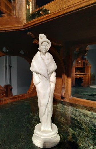 антикварная статуэтка ар нуво, старинная скульптура девушки в стиле ар нуво, антикварная скульптура девушки в стиле ар нуво