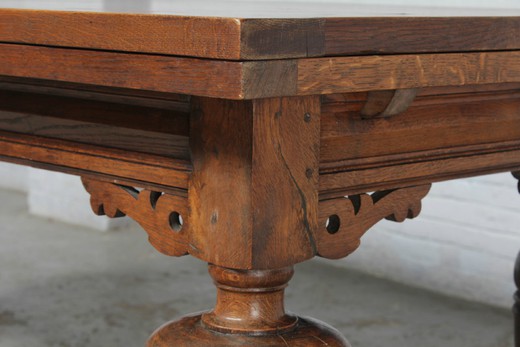 Антикварный стол, старинный стол, стол из дерева, стол в стиле Тюдоров, стол с резьбой