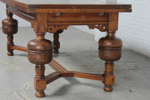 Антикварный стол, старинный стол, стол из дерева, стол в стиле Тюдоров, стол с резьбой