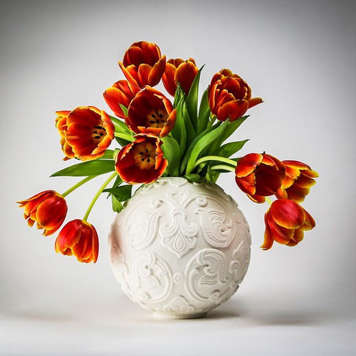Porcelain vase "Ball"