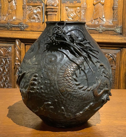 Antique bronze vase